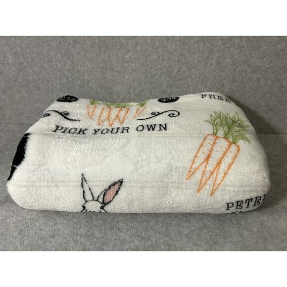 Peter Rabbit Farms Carrot Patch Super Soft Blanket - Picture 6 of 7
